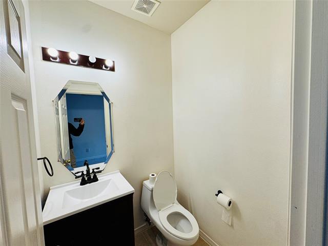 Building Photo - 2762 Hillview Dr