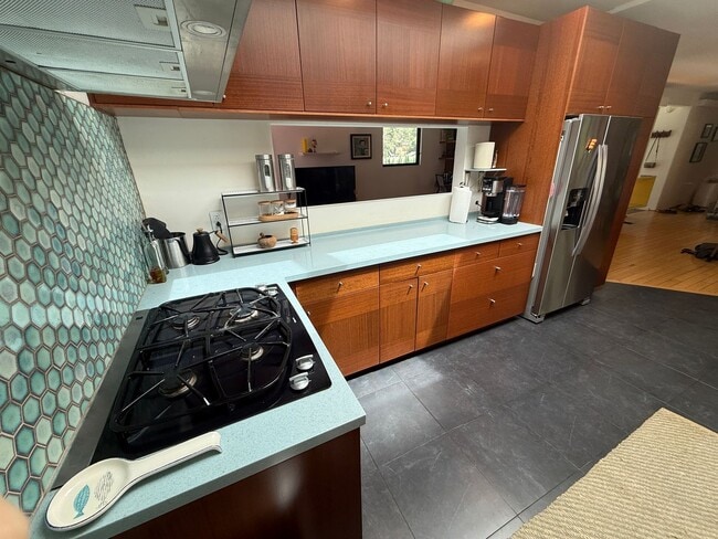 Building Photo - Mid-Century Modern 3-Bedroom Home with Pri...