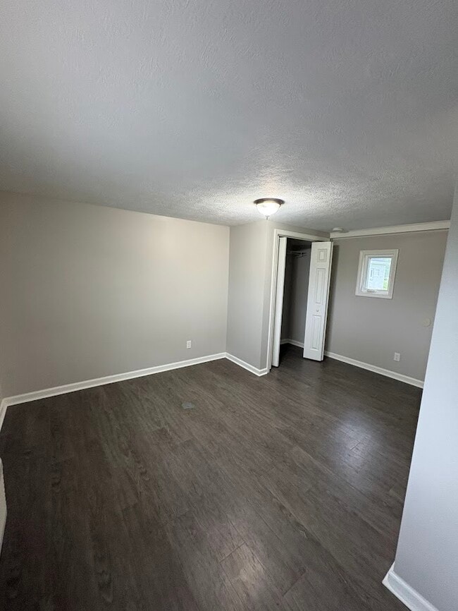 Building Photo - Alvada Unit 5