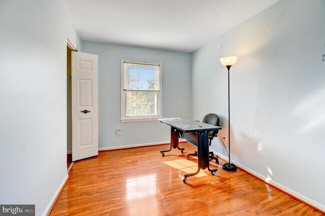 Building Photo - 4472 Ruggles Ct