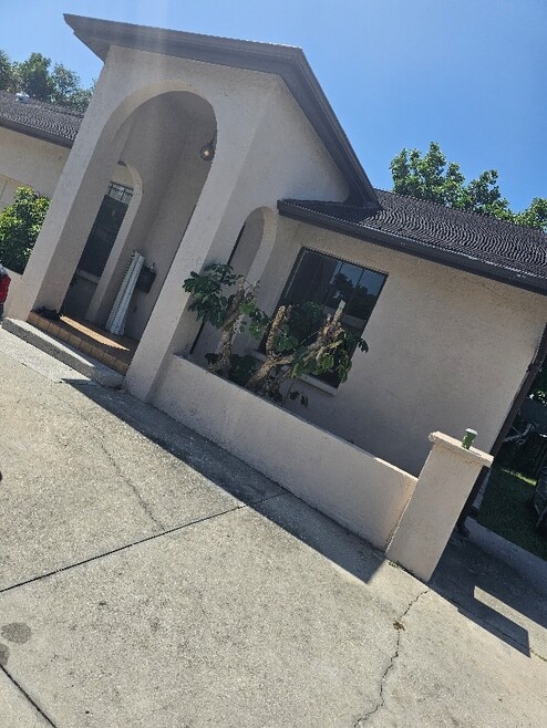 Building Photo - 6387 Gateway Ave