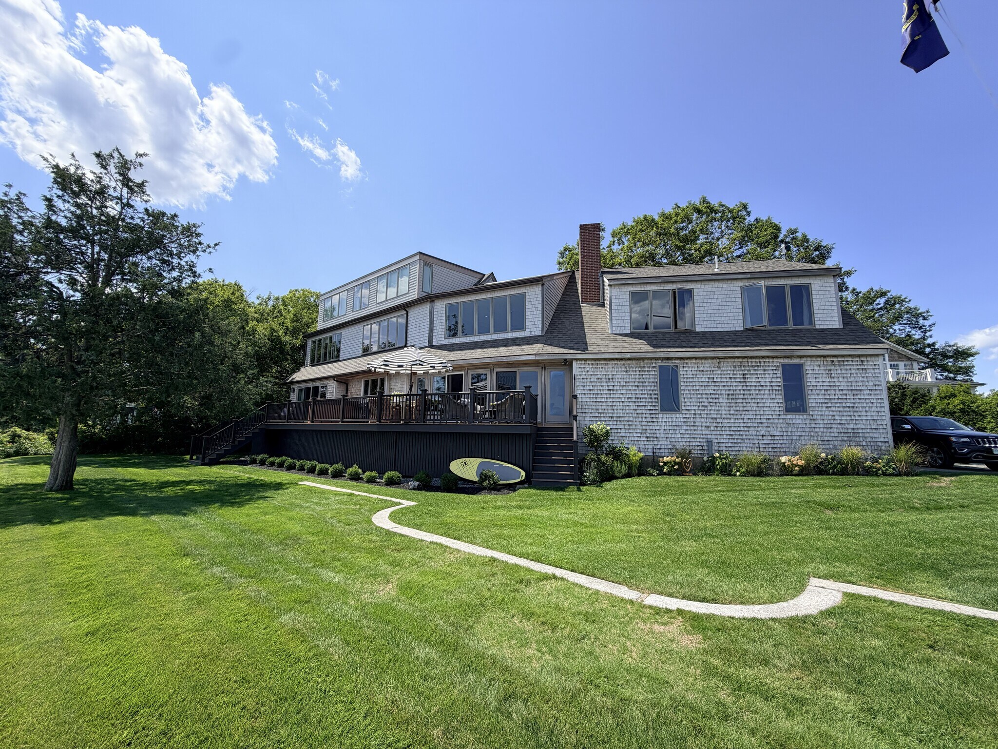 Oceanside Lawn - 106 Beach Hill Rd
