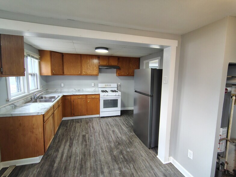 Building Photo - 2322 S Mulberry St