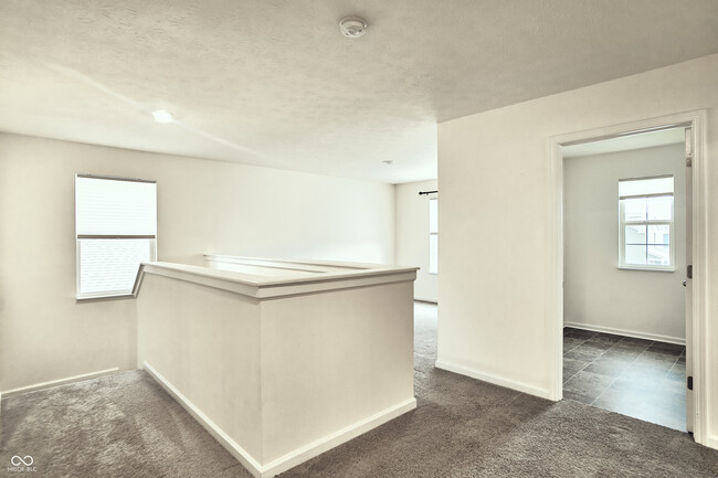 Building Photo - 681 N Crystal Dr