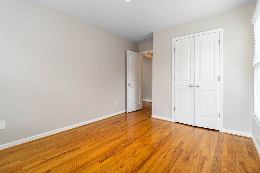 Building Photo - 1529 Gilstrap Ln NW