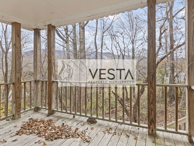 Building Photo - 118 Pine Hill Dr