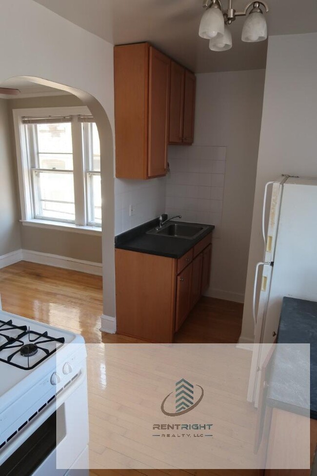 Primary Photo - 1 bedroom in CHICAGO IL 60660