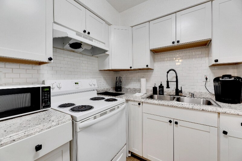 Building Photo - 4511 W McElroy Ave