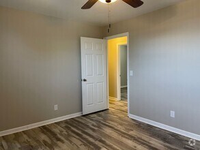 Building Photo - Newly Renovated Home in South Nash!