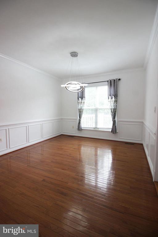 Building Photo - 9577 5th Pl