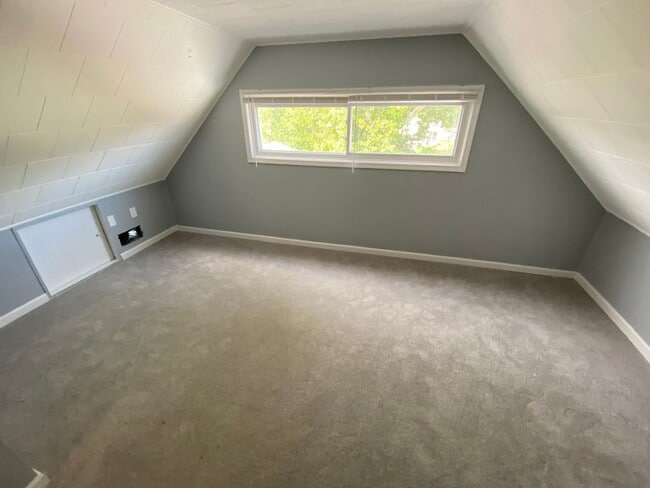 Building Photo - Beautiful fully renovated 4 beds 2 bath House in Levittown PA  avail 11/1/2024