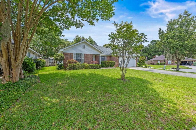 Building Photo - Charming All-Brick Home with Garage & Covered Patio!