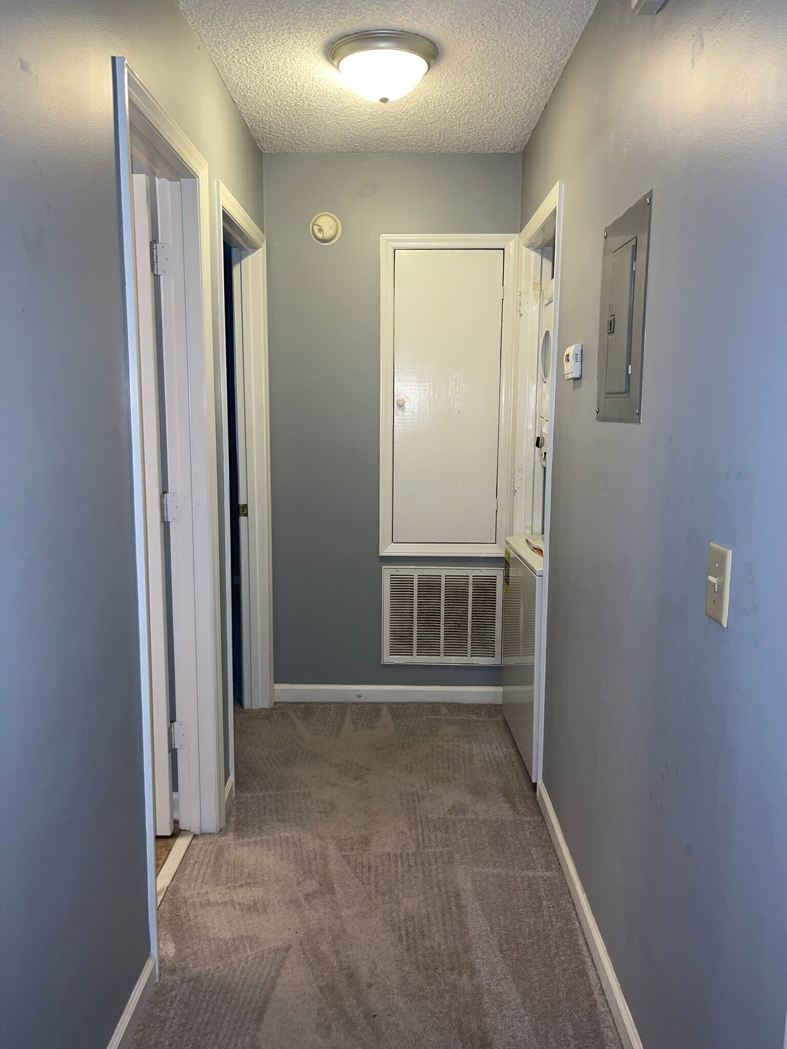 Building Photo - 4147 Spirea Dr