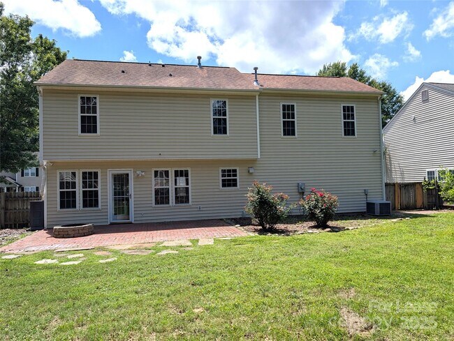 Building Photo - 9935 Redbud Tree Ct