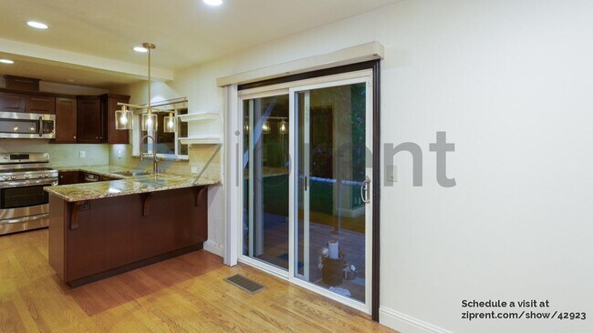 Building Photo - 3226 Gardendale Dr