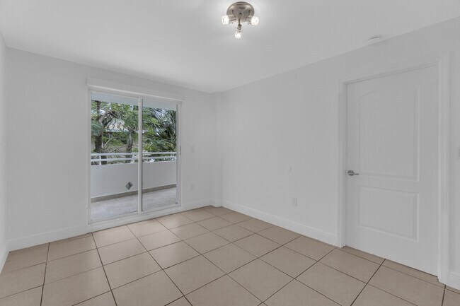 Building Photo - 2100 Brickell Ave