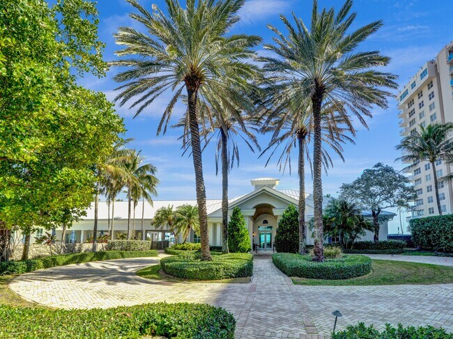 Building Photo - 7 Saranac Rd