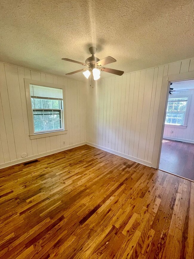 Building Photo - Spacious 2 Bed, 1 Bath Home in Arden With Bonus Sun Room, $1825