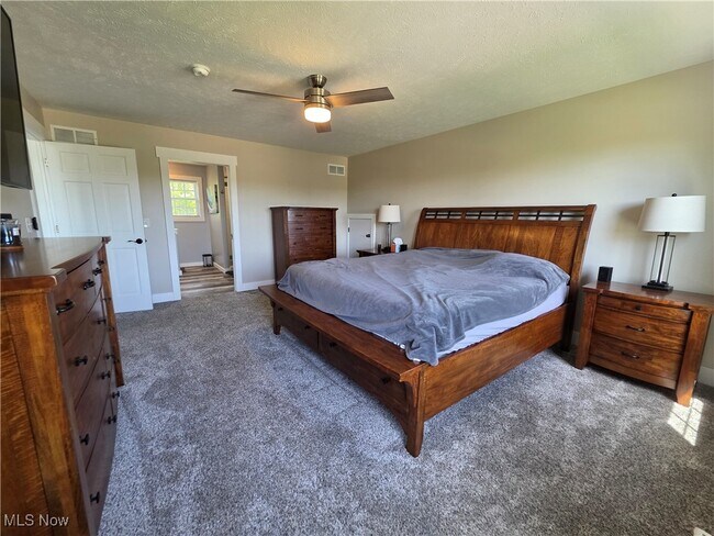 Building Photo - 1245 Meadow Woods Dr