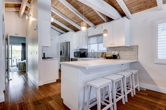Building Photo - REMODELED, BRIGHT & AIRY HOME ON ONE OF TH...