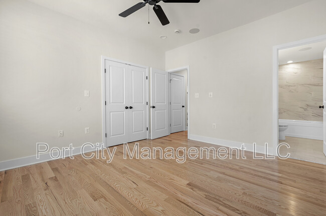 Building Photo - 903 S Decker Ave