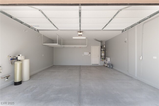 Building Photo - 8902 Bucco Reef Ave