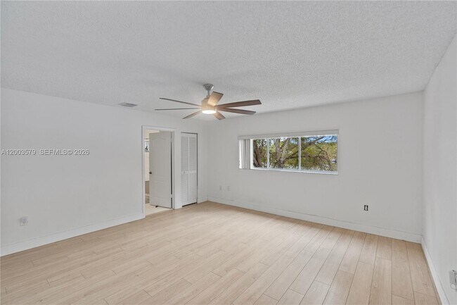 Building Photo - 237 NW 100th Ave