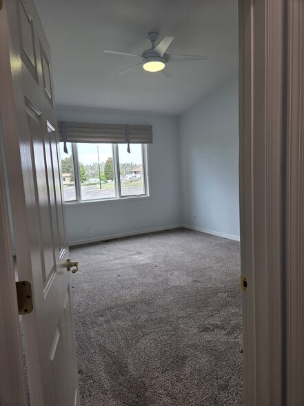 Building Photo - 521 Burnham Pl