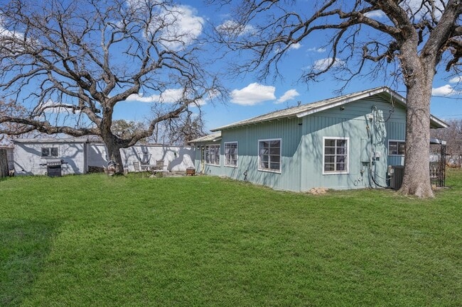 Building Photo - 1418 Kingshill Dr