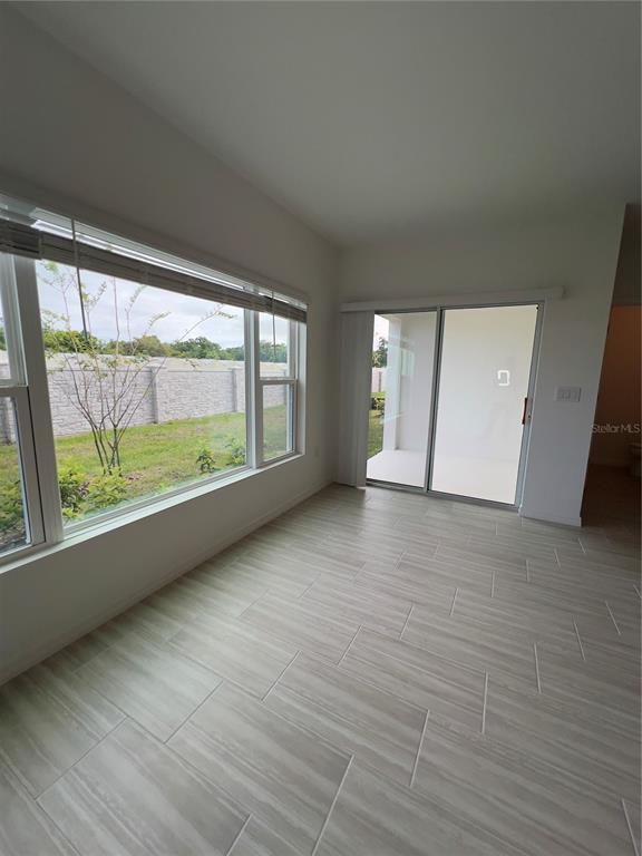 Building Photo - 471 Thompson Vlg Ave
