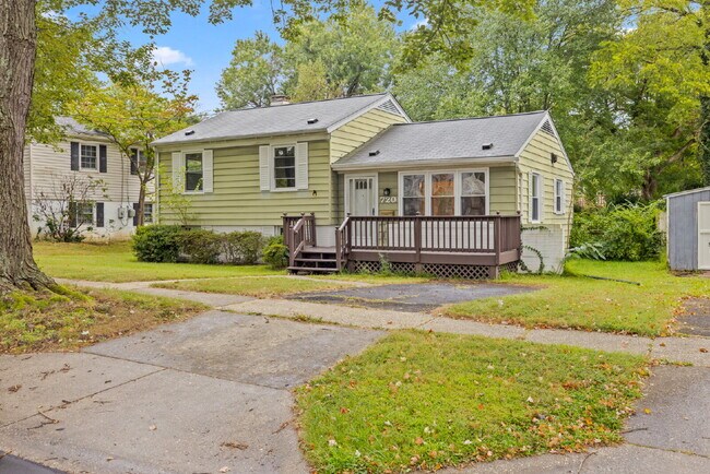 Building Photo - Convenient, Spacious and Affordable 4BR ho...