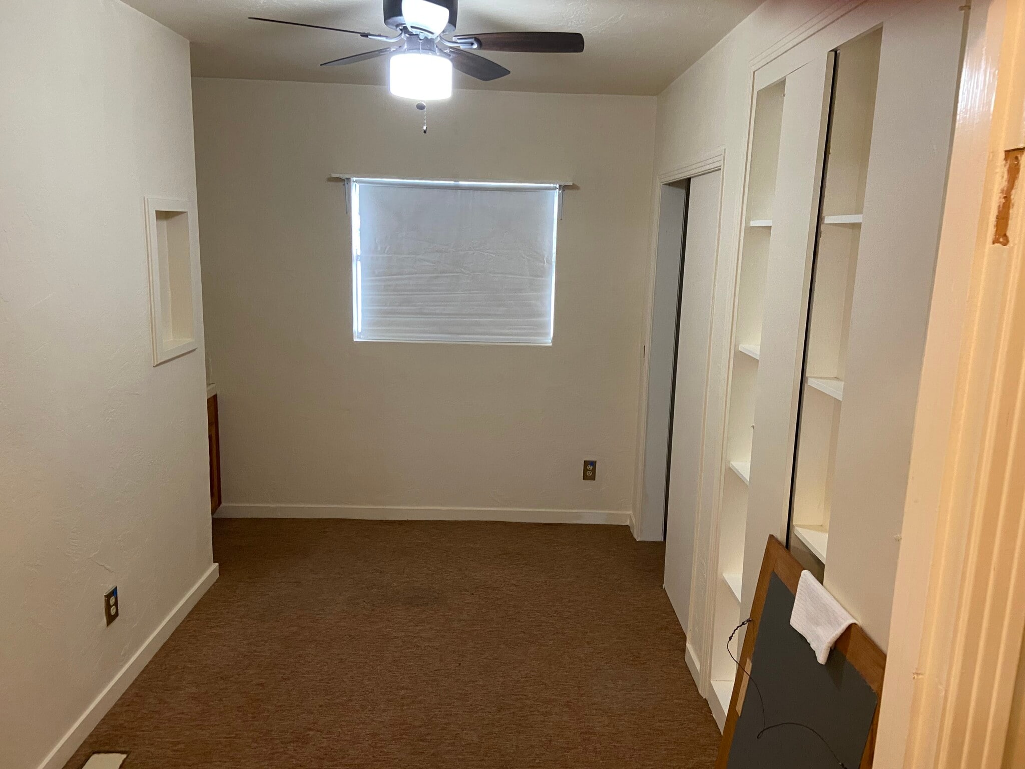 Bedroom - 825 Mathew St