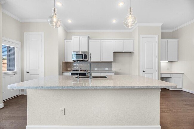 Building Photo - 11908 Briarwood Hill Way