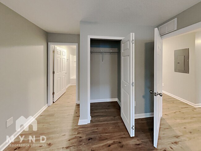 Building Photo - 3055 Dignan St