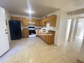 Building Photo - 325 S Pioneer