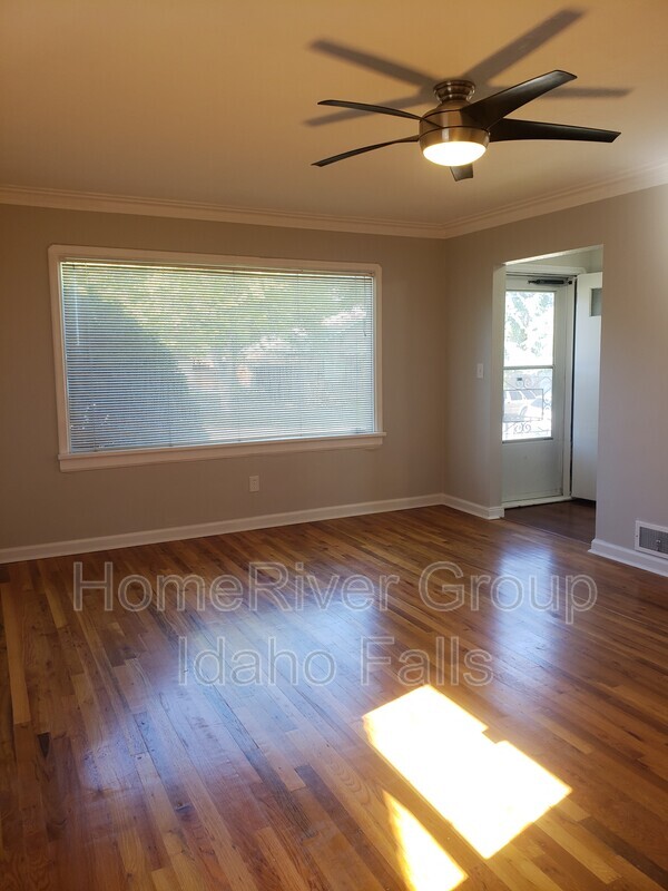 Building Photo - 670 L St