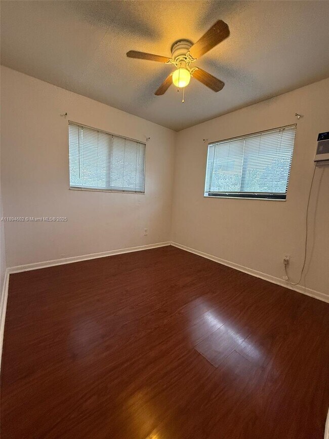 Building Photo - 180 NE 71st St