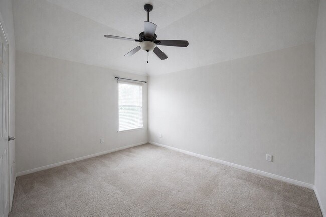 Building Photo - 16906 Langham Heights Ln