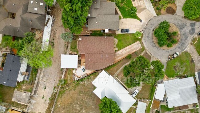 Building Photo - 156 Trelawney St