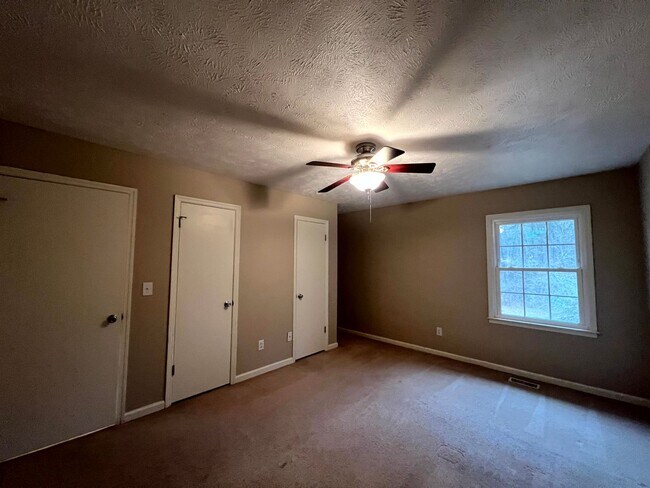 Building Photo - 1233 Wilderness Dr