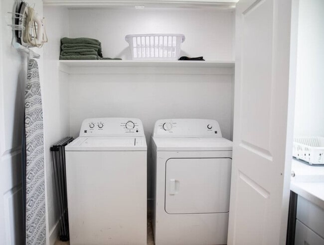 Building Photo - 9949 E Sego Lily Dr