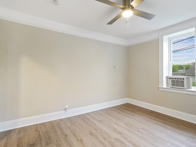 Building Photo - 333 Lenox Rd