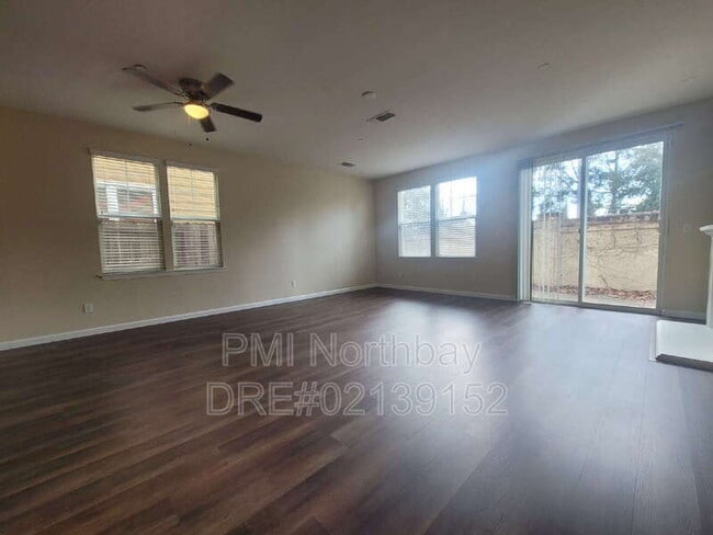 Building Photo - 119 Sunshine St