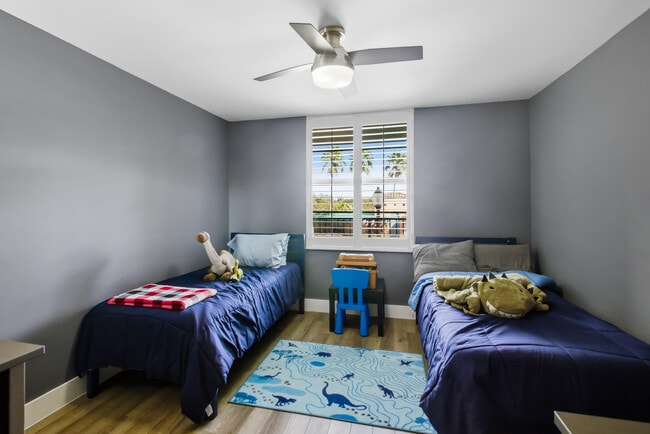 Building Photo - 520 SE 5 Ave