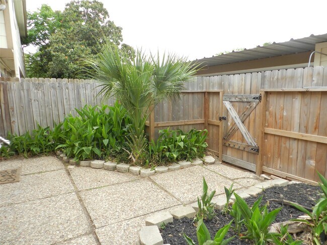 Building Photo - 14309 Misty Meadow Ln