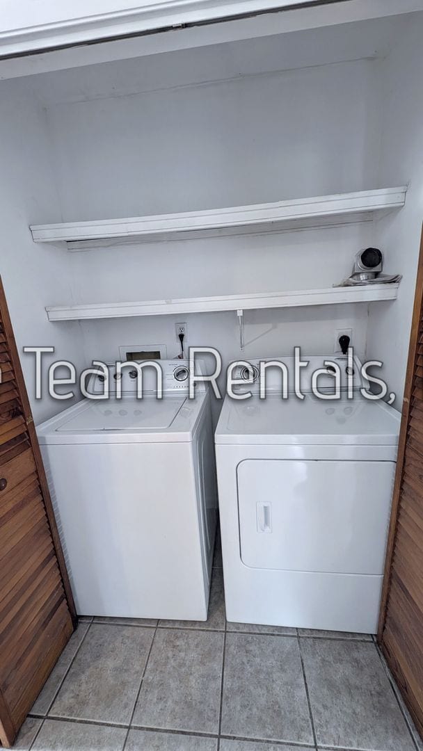 Building Photo - 3/2 Brick House, Deck, Storage & Fenced Yard