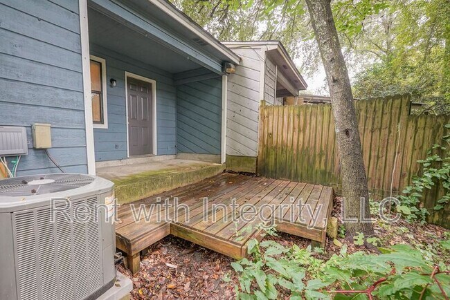 Building Photo - 2100 Continental Ave