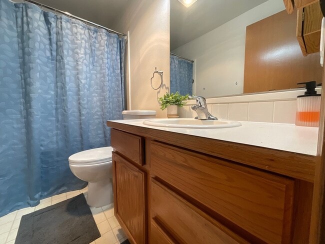 Building Photo - Beautiful 3 Bedroom, 2.5 Bath Home in Clearwood Community!