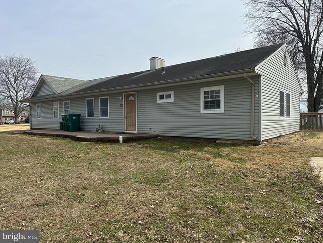 Building Photo - 120 Lebbie Ln