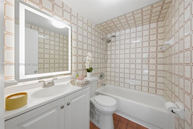 Building Photo - 305 W 68th St